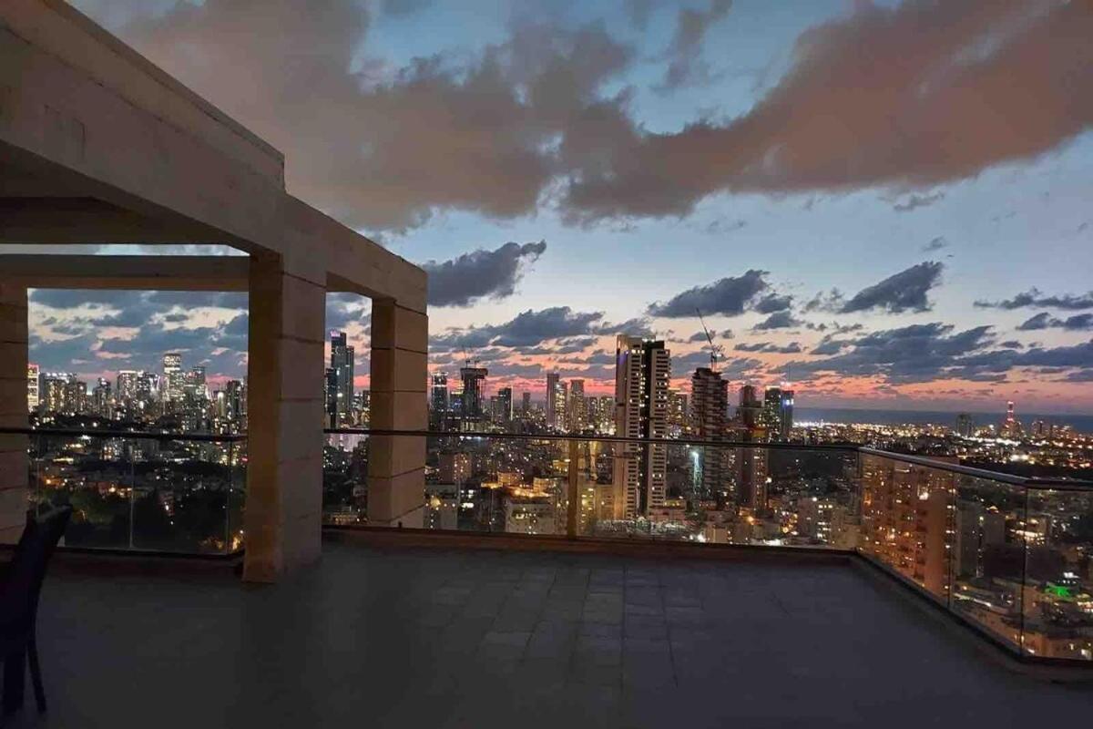 Апартаменти Beautiful Penthouse W/Amazing View, Prime Location Рамат-Ган Екстер'єр фото