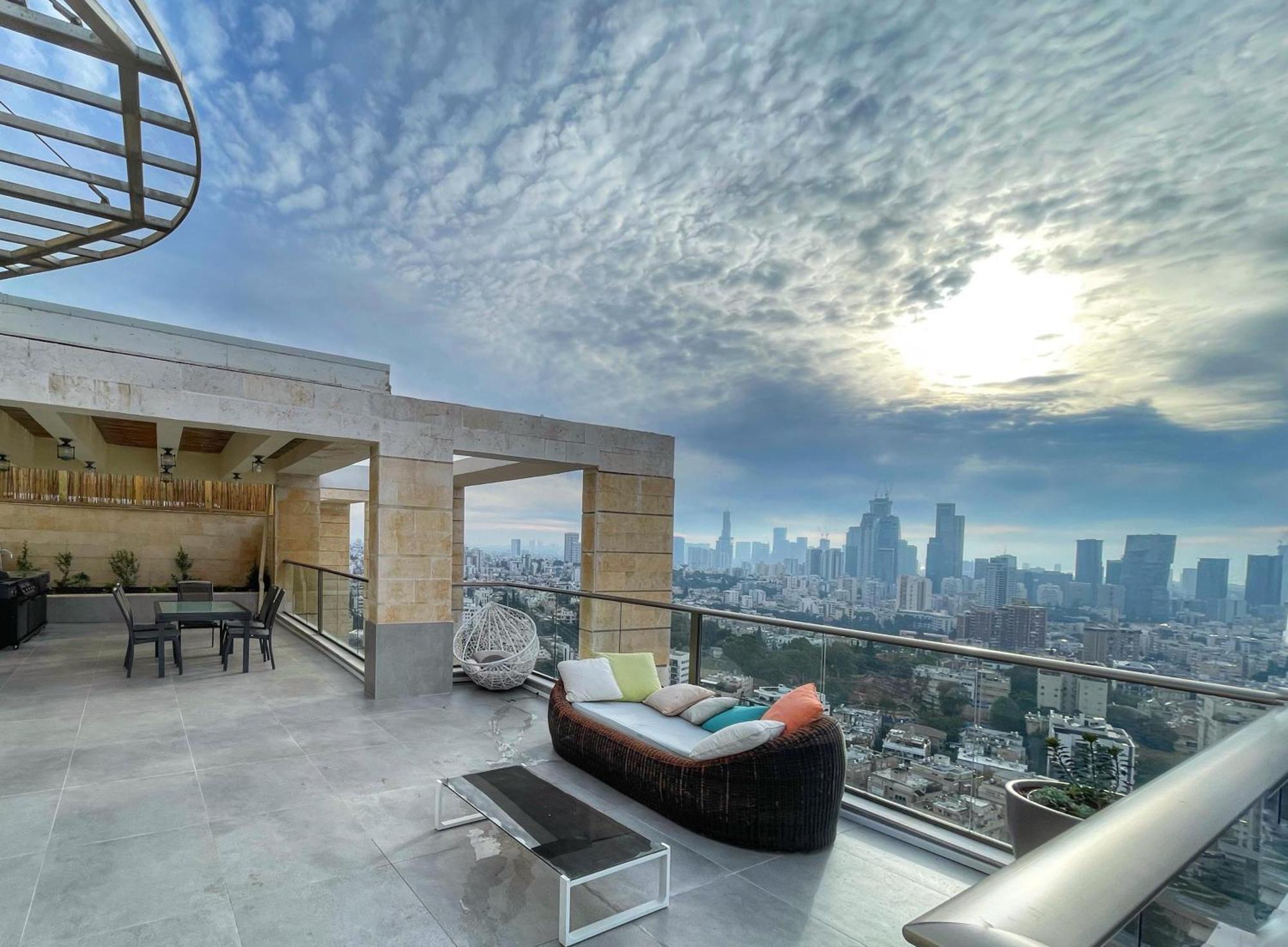 Апартаменти Beautiful Penthouse W/Amazing View, Prime Location Рамат-Ган Екстер'єр фото